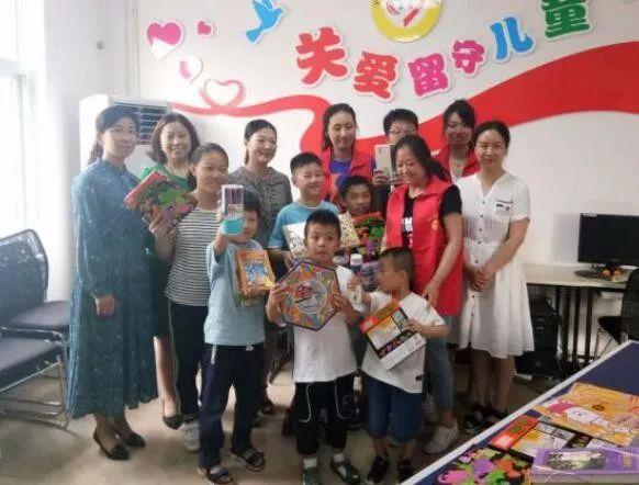 美妆产品上如何规避粉红税买到更便宜的？游戏画面